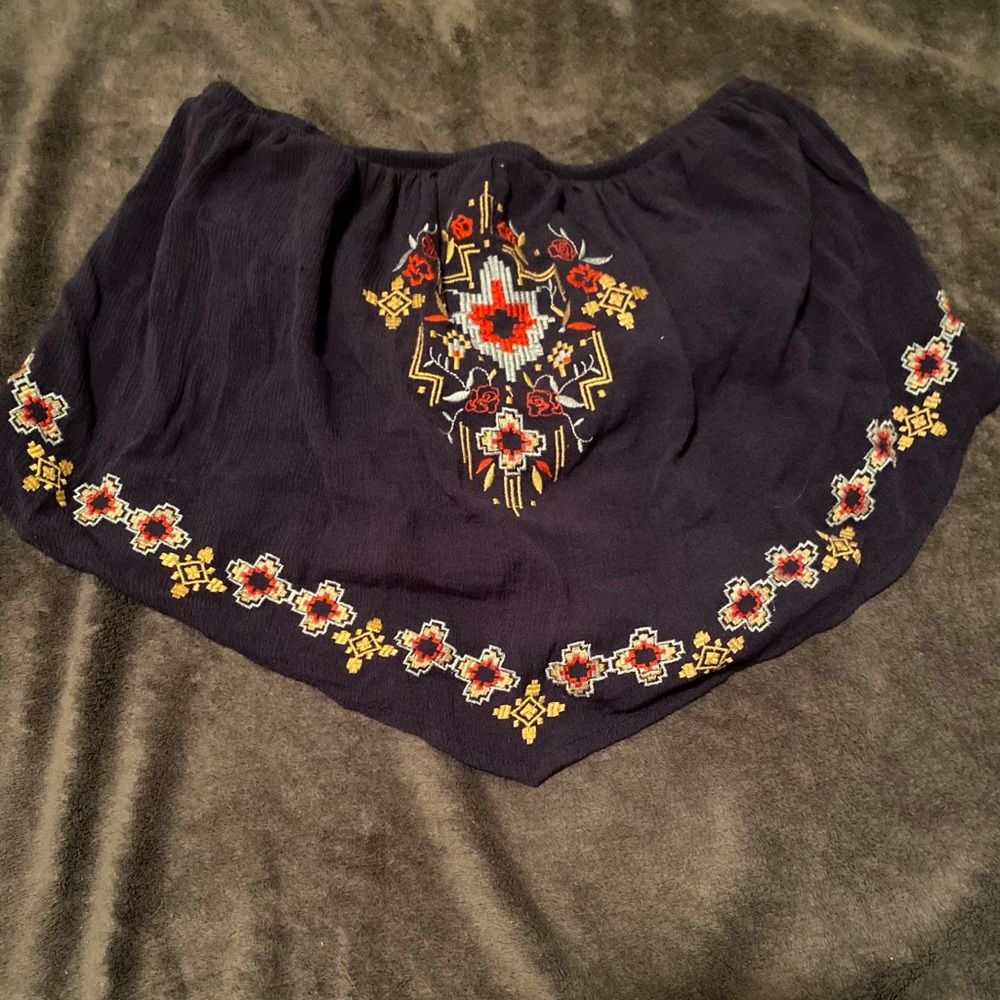 Dark blue strapless top